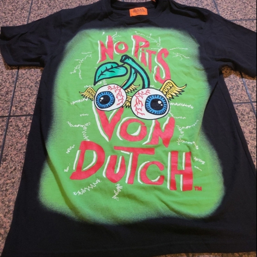 Graphic tee